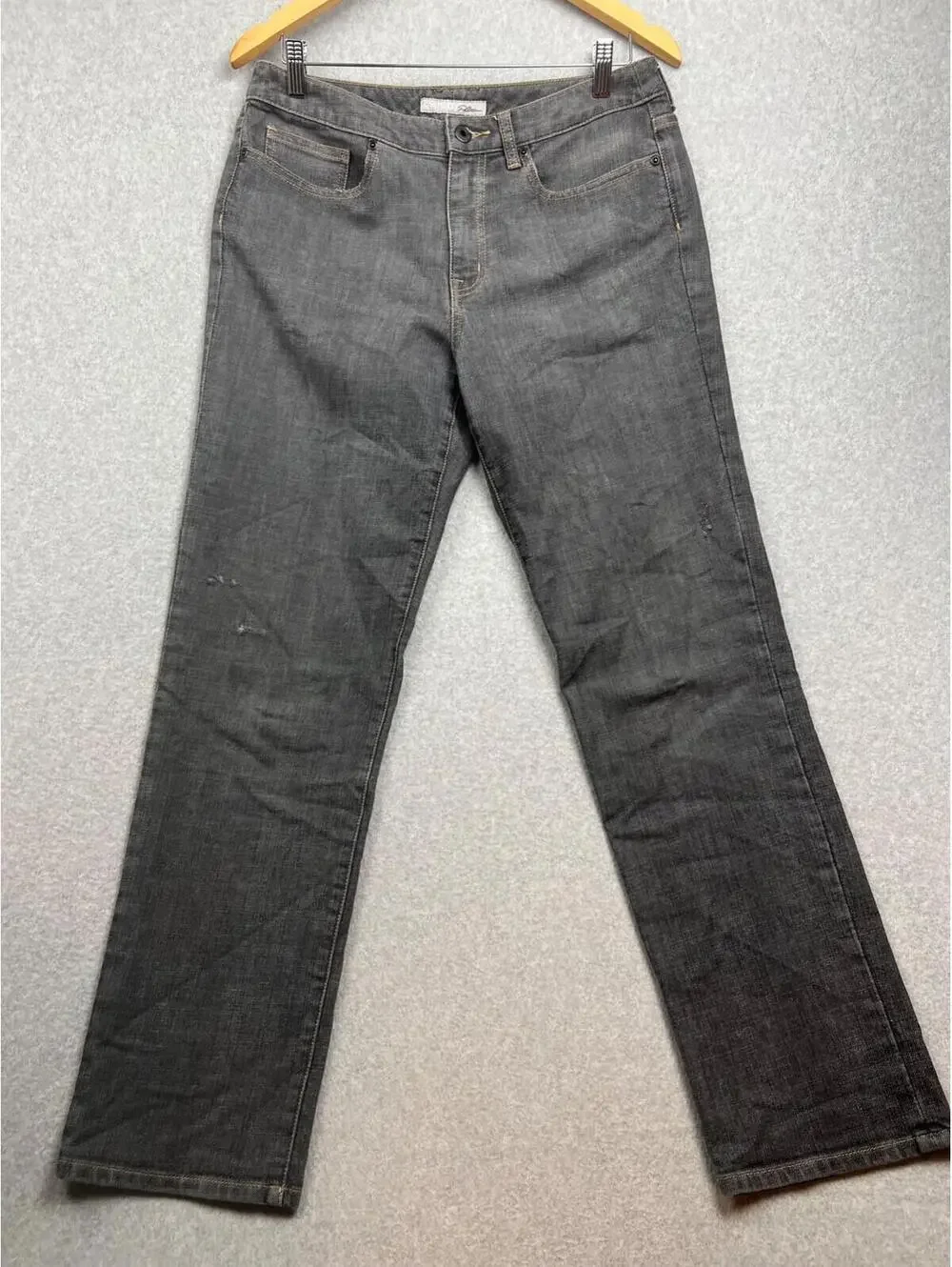 Chicos Denim Jeans Womens M / 8 Classic Platinum Straight Leg Casual Gray